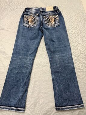 Miss Me Women's Dark Blue cropped Jeans with Embroidered Longhorn Pockets